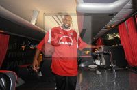 Darius Hall - FC Bayern Basketball - neuer Mannschafts Bus - Sponsor MAN 2011